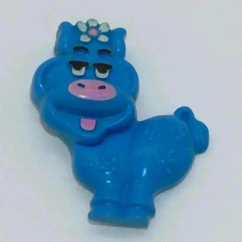 Avon Blue Moo Cow Fragrance Glacé Pin Pal Rocka Roo Vintage 1973